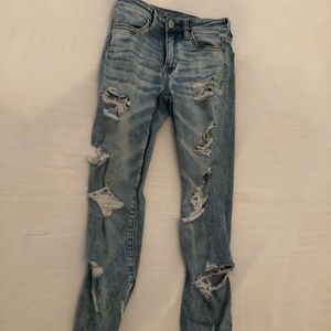 American Eagle skinny jeans with holes